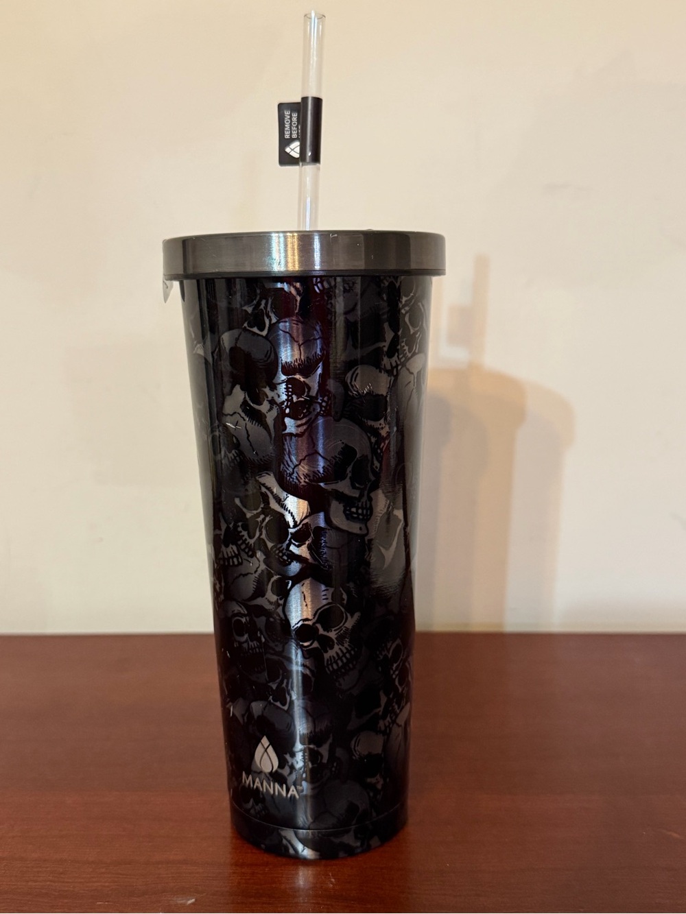 Manna Chilly Stainless Steel Tumbler 24 oz Black Skull Halloween Straw